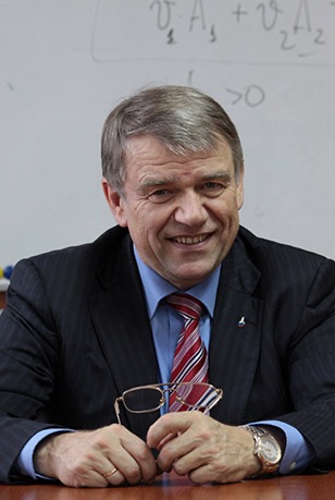Академик Валентин Николаевич Пармон